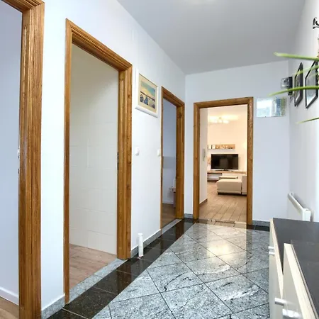 Апартаменты Mikulic *