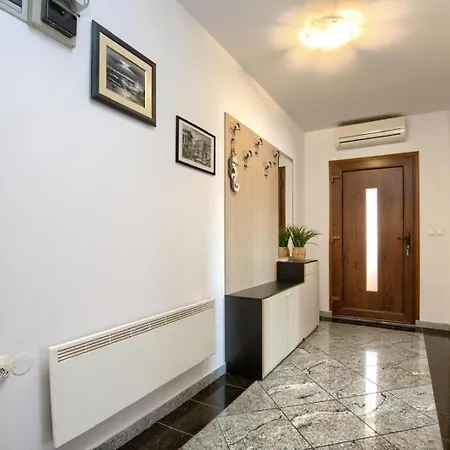 Mikulic Appartamento Pola