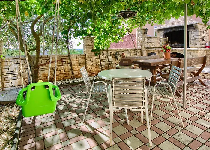 Mikulic 아파트 풀라