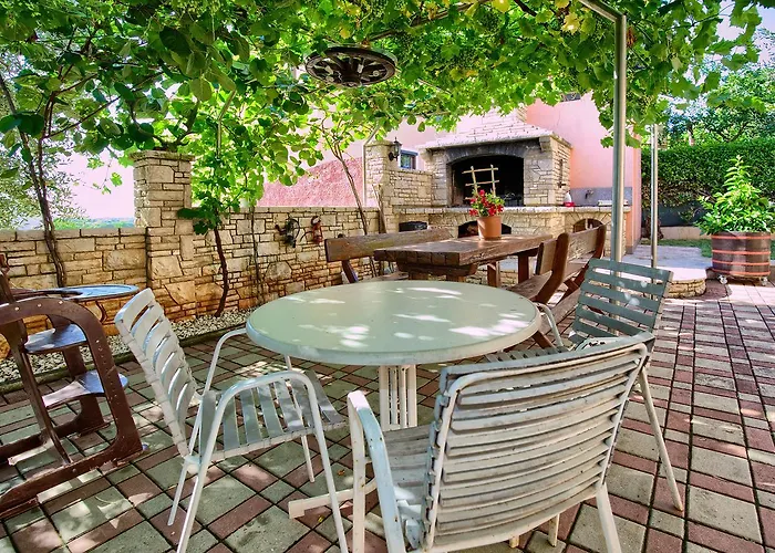 Mikulic 아파트 풀라